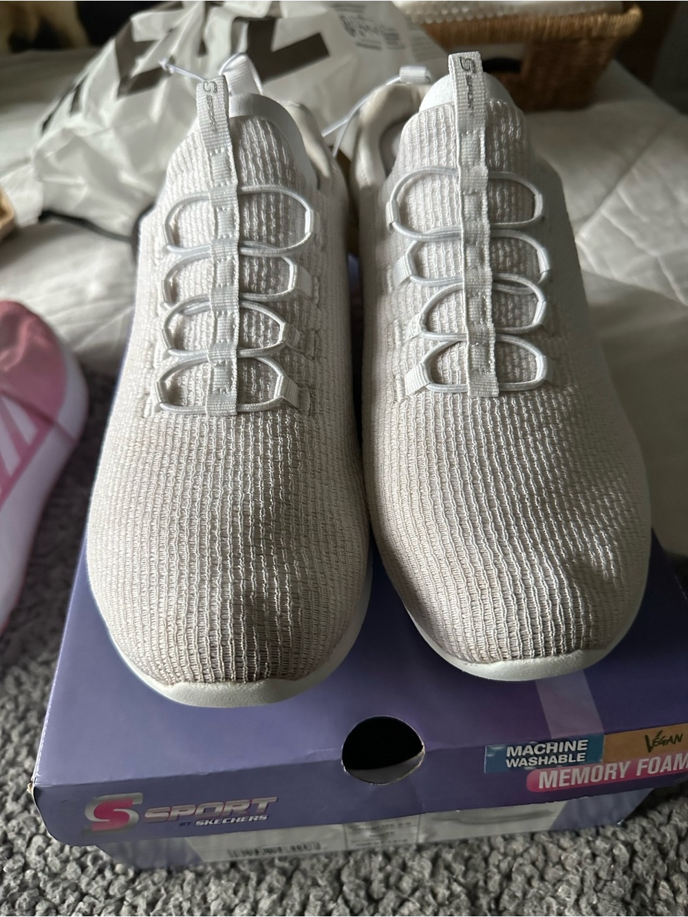 Skechers Charlize 2.0 Womens White Knit Lace-Up Sneakers Memory Foam ~ size 10